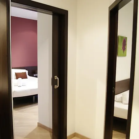 Places4stay Downtown 2bd *